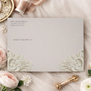 Enveloppe de mariage à la crème avec volute baroqu