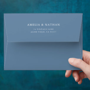 Enveloppe de mariage bleu poussiéreux