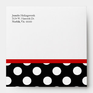 Enveloppe d'occasion noire, blanche et rouge