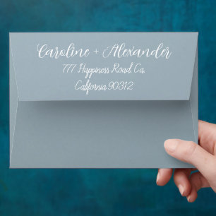Enveloppe Dusty Blue Script Typographie simple Adresse de re