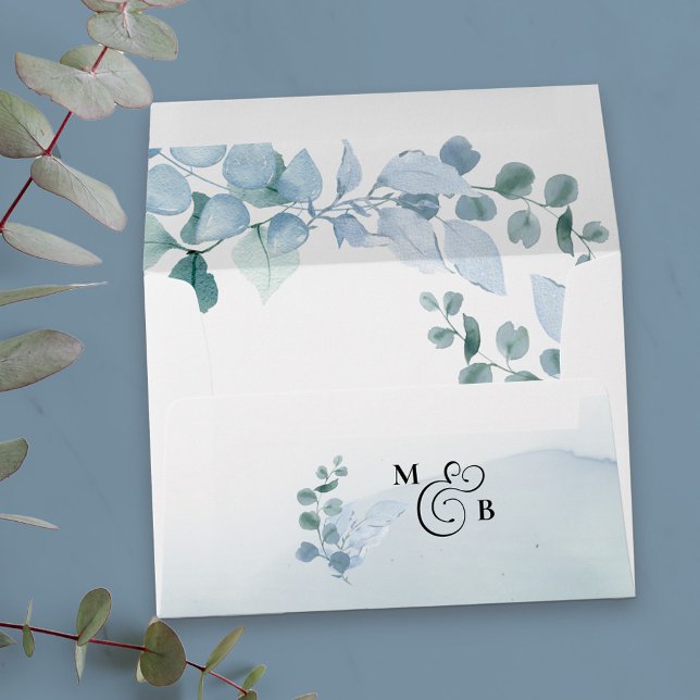 Enveloppe Dusty Eucalyptus Monogramme Faire-part de mariage (Eucalyptus wedding envelope with elegant monogram)