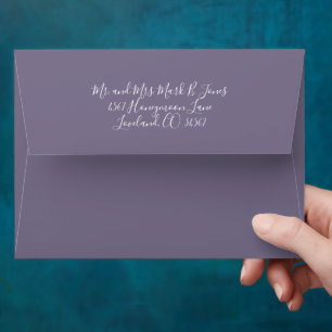 Enveloppe Dusty Purple Mountain à l'intérieur du Mariage