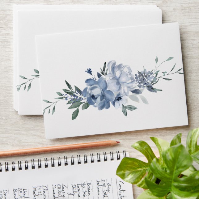 Enveloppe Elégant Mariage de fleurs bleu Dusty (Stacked)