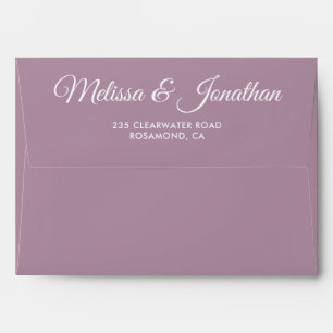 Enveloppe Elégant moderne Dusty violet mariage de script bla