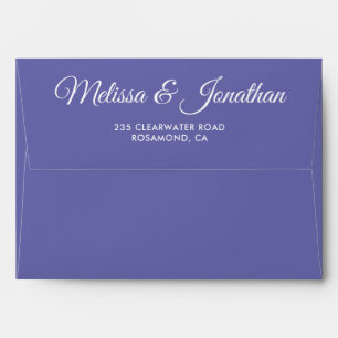 Enveloppe Elégant moderne Dusty violet script blanc mariage