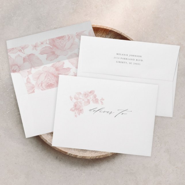Enveloppe Élégante Fête des mariées Mariage à script floral (Elegant Pink Floral Roses Wedding Envelope.)