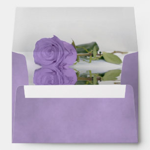 Enveloppe Élégante Lavande marbrée violette avec Mariage Ros