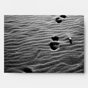 Enveloppe Empreintes sur le sable