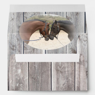 Enveloppe en carton gris pour chevaux de campagne