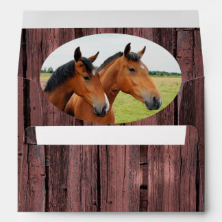 Enveloppe en carton rouge pour chevaux de campagne