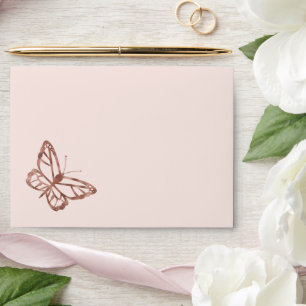 Enveloppe Faux Rose Gold Foil Look Papillon sur rose