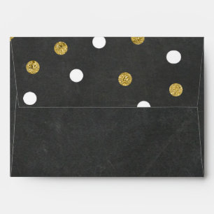 Enveloppe Fête de célébration avec tableau noir, or et confe