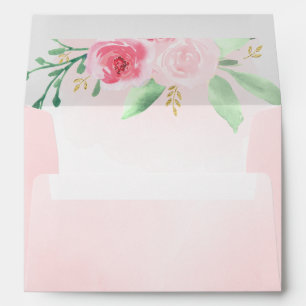 Enveloppe fleurs roses et détails de la feuille d'or