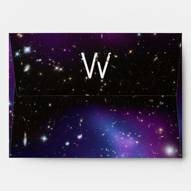 Enveloppe Grappe de galaxie monogramme violet moderne (Dos (Haut rabat))