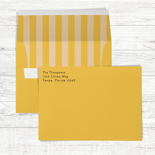 Enveloppe Halloween Orange Correspondant Whimsical Candy Cor (Orange striped envelope with return address template. )