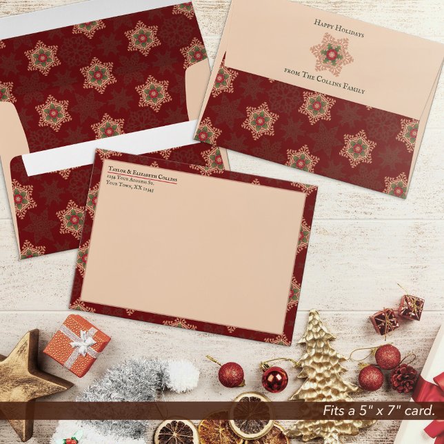 Enveloppe Holly Star Christmas Red Motif Accents (Holly Star Christmas Red Pattern Accents Envelope - Fits a 5" x 7" card.)