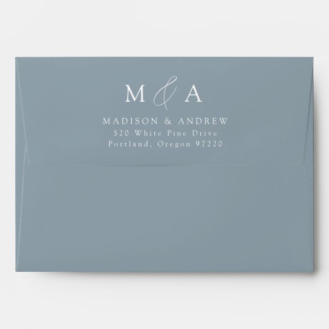Enveloppe Mariage de Monogramme bleu Dusty moderne (Dos (Haut rabat))
