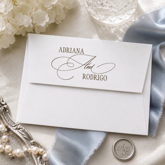 Enveloppe Mariage Élégant Calligraphié Blanc et Marron (Créateur téléchargé)