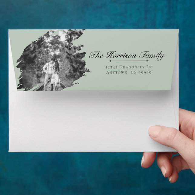 Enveloppe Mariage photo moderne Brushstroke | Vert sage (Hand)