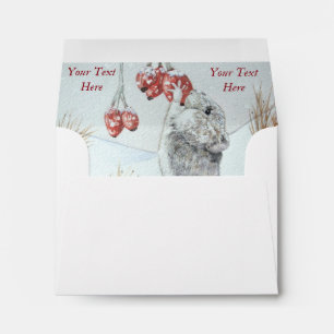 Enveloppe Mignonne souris et baies rouges scène de neige