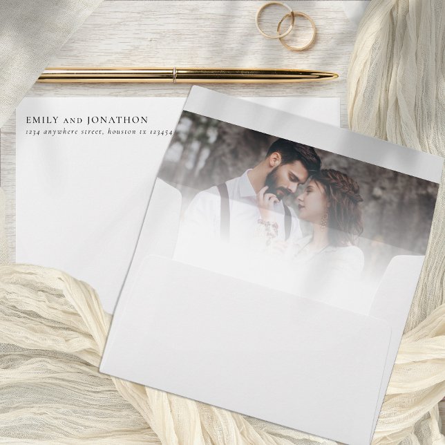 Enveloppe Modern Photo Overlay Nom de retour Adresse Mariage (Front and inside view. Visit the collection for a wide range of matching products)