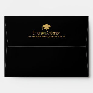 Enveloppe noire de graduation avec casquette diplô
