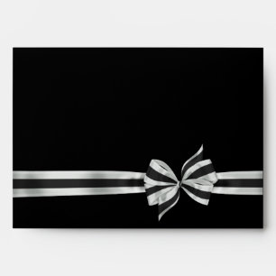 Enveloppe noire élégante en satin noir et argent