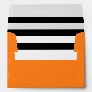 Enveloppe orange des bandes noires et blanches