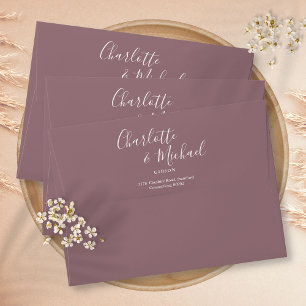 Enveloppe Papier à en-tête mauve élégant avec écriture signa