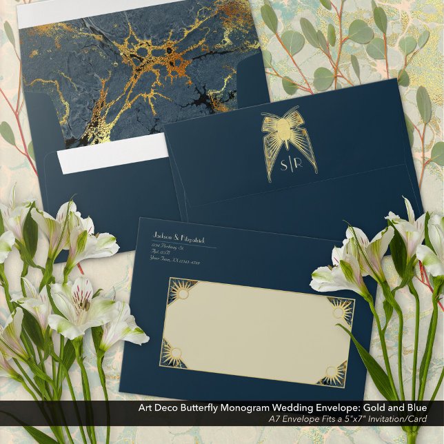 Enveloppe Papillon Art Déco Monogramme Mariage bleu et or (Art Deco Butterfly Monogram Blue and Gold Wedding Envelope)