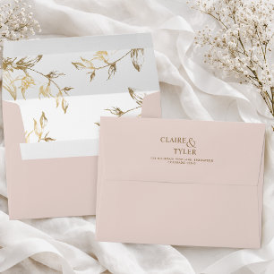 Enveloppe Rose Pâle Élégant avec Fleurs Blanches et Dorées p