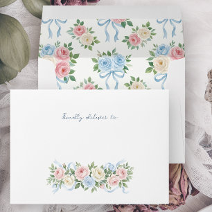 Enveloppe Roses et rubans rose pastel, blanc et bleu