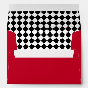 Enveloppe Rouge avec la doublure Checkered noire et blanche