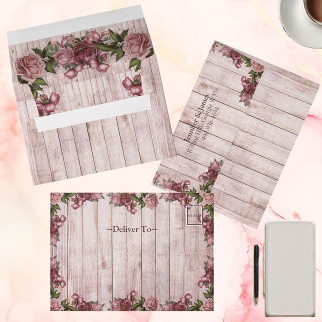 Enveloppe Russe Woodland Rose Bourgogne Mariage campagnard (Rustic Woodland Roses Burgundy Country Wedding Envelope)
