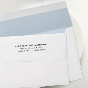 Enveloppe simple bleu clair avec adresse de retour