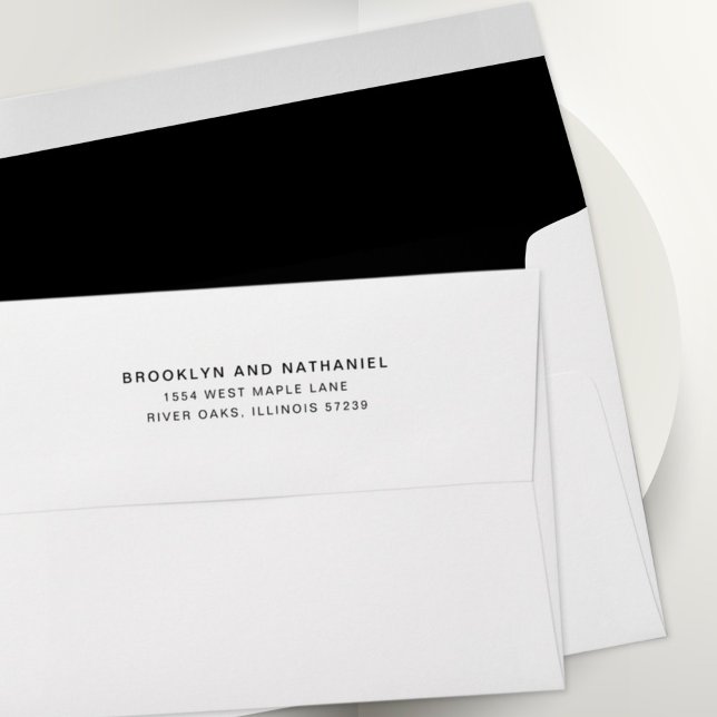 Enveloppe simple noire avec adresse de retour sur  (Créateur téléchargé)