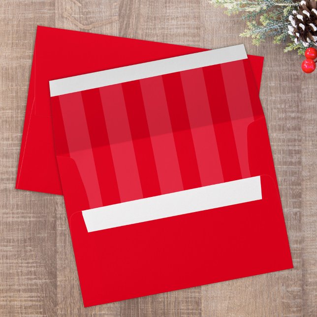 Enveloppe Simple Red Whimsical Holiday Adresse de retour (Simple red festive custom Holiday envelopes. )