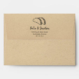 Enveloppe Tacos sur Rustic Kraft papier Arrière - plan Maria