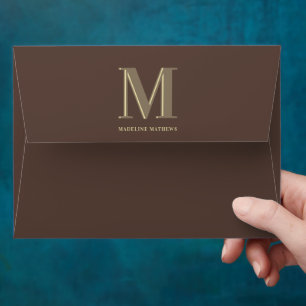 Enveloppe Typographie de nom de monogramme moderne marron