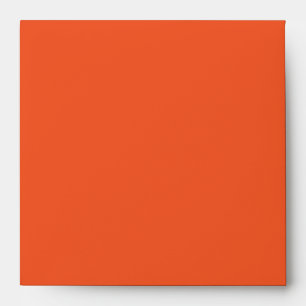 Enveloppe un arrière - plan orange avec une bordure noire