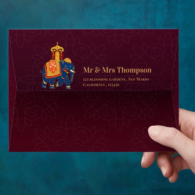 Enveloppe Vibrant Rouge or Mandala Monogram Mariage indien (Hand)
