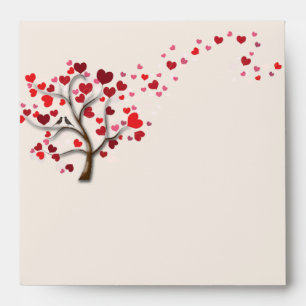 Enveloppes Arbre rouge de coeur sur l'enveloppe ene ivoire de