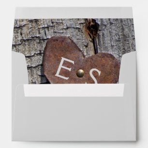 Enveloppes Coeur rouillé métallique, monogramme sur mariage d
