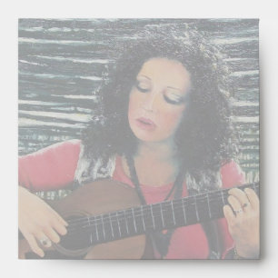 Enveloppes Femme Jouant De La Musique Avec Guitare Acoustique