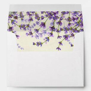 enveloppes rayées florales d'invitation de lavand