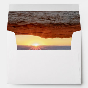 Enveloppes Sunrise à Mesa Arch, parc national des Canyonland