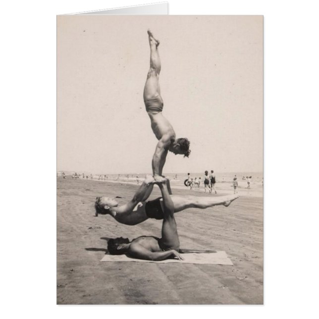 Équilibre de garçon de plage (Devant)