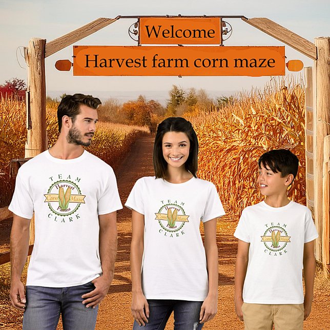 Équipe famille T-Shirt dans un labyrinthe de maïs  (Créateur téléchargé)