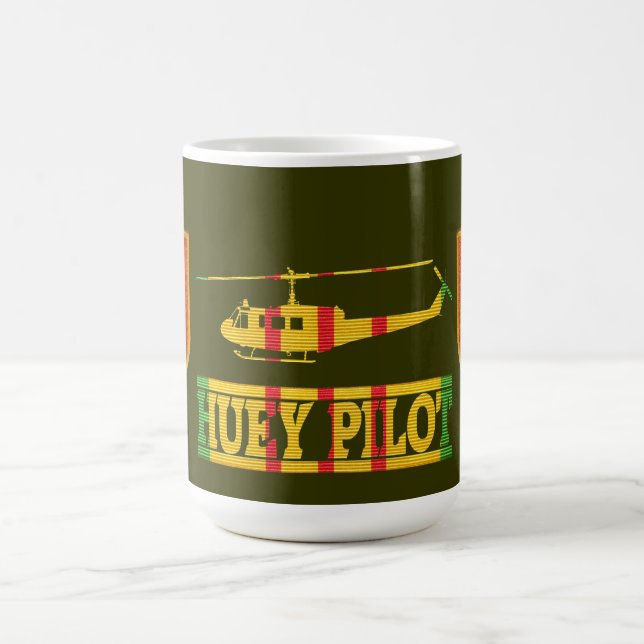 ęr Tasse pilote de la brigade UH-1 Huey de signal (Centre)