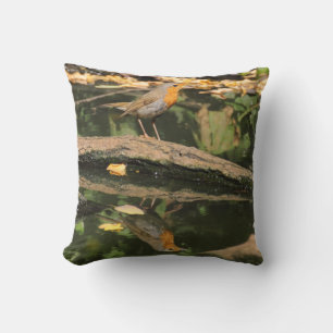 Erithacus rubecula throw pillow